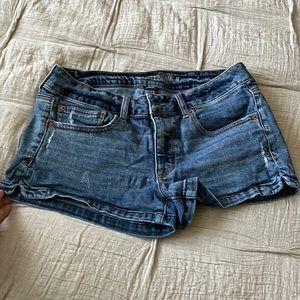 American Eagle Low Waist Shortie Shorts